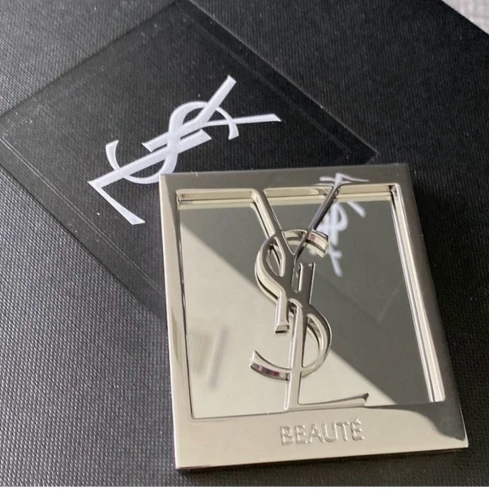 Yves Saint Laurent Beauté Silver Mirror